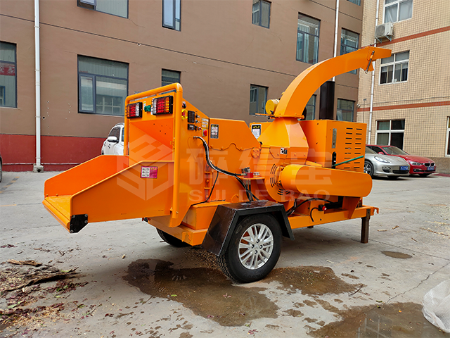 園林樹枝粉碎機被廣泛應(yīng)用于處理園林廢棄物